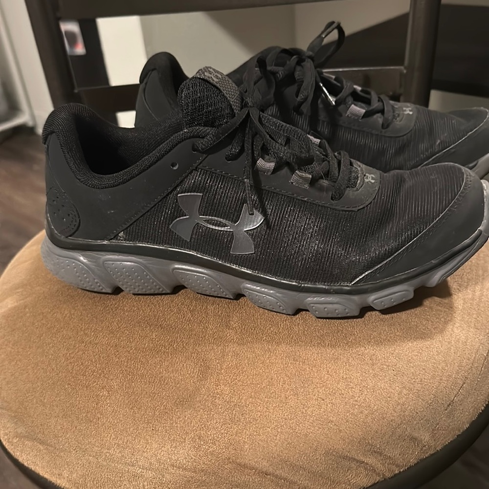 Men’s micro g under Armour shoes size 8.5
